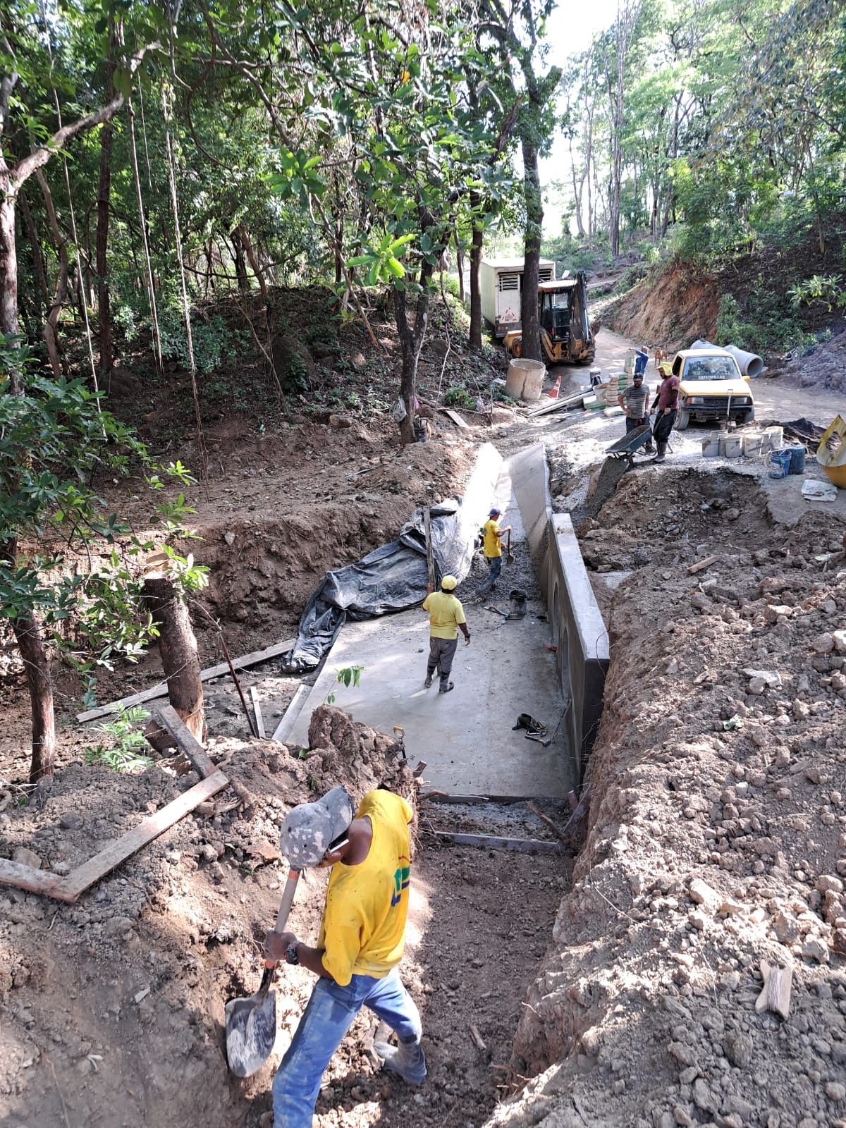 Reinforced concrete installation for the bridge